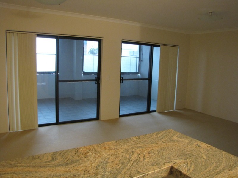 68/18-24 Kent Street, Rockingham WA 6168