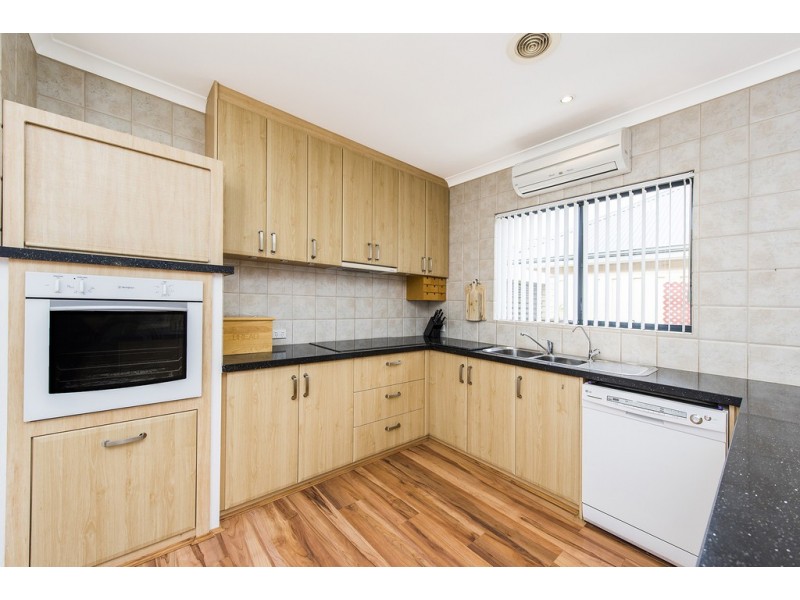 38 Rees Crescent, Rockingham WA 6168