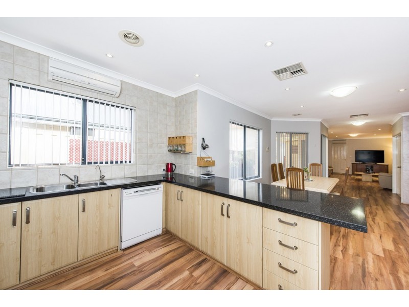 38 Rees Crescent, Rockingham WA 6168