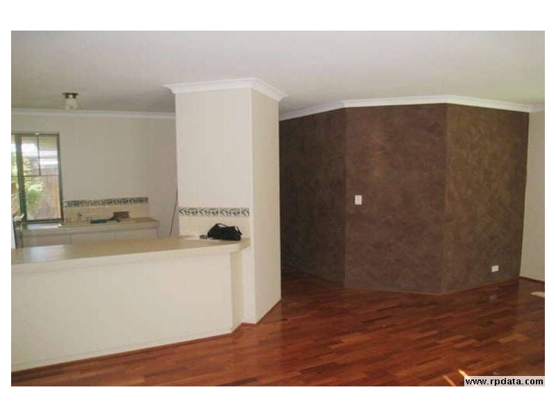 3/2 Redbud Mews, Cooloongup WA 6168