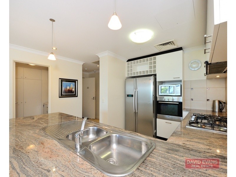 20/17 Rockingham Beach Road, Rockingham WA 6168