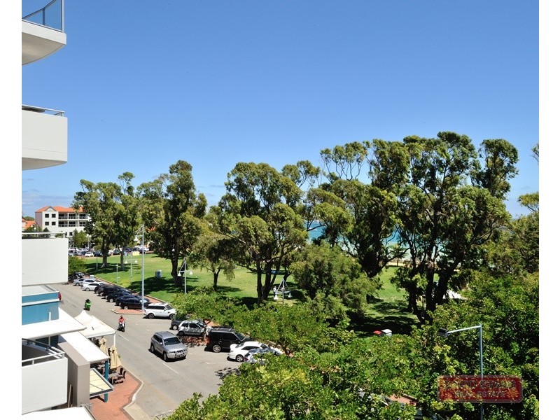 20/17 Rockingham Beach Road, Rockingham WA 6168