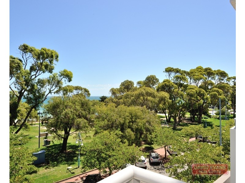 20/17 Rockingham Beach Road, Rockingham WA 6168