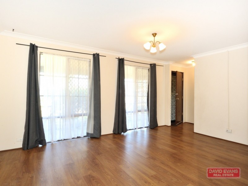 77 Cambridge Crescent, Cooloongup WA 6168