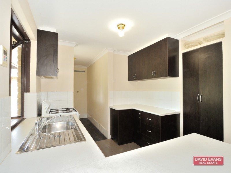 77 Cambridge Crescent, Cooloongup WA 6168