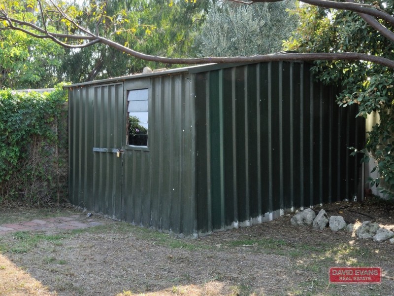 77 Cambridge Crescent, Cooloongup WA 6168