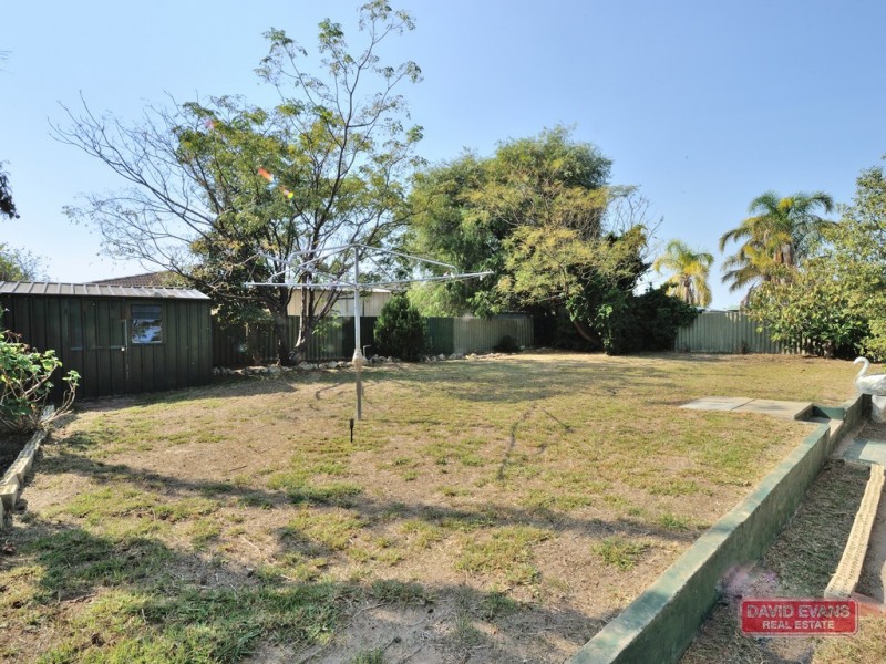 77 Cambridge Crescent, Cooloongup WA 6168