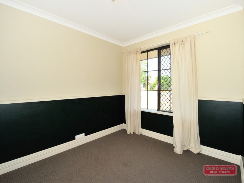 77 Cambridge Crescent, Cooloongup WA 6168