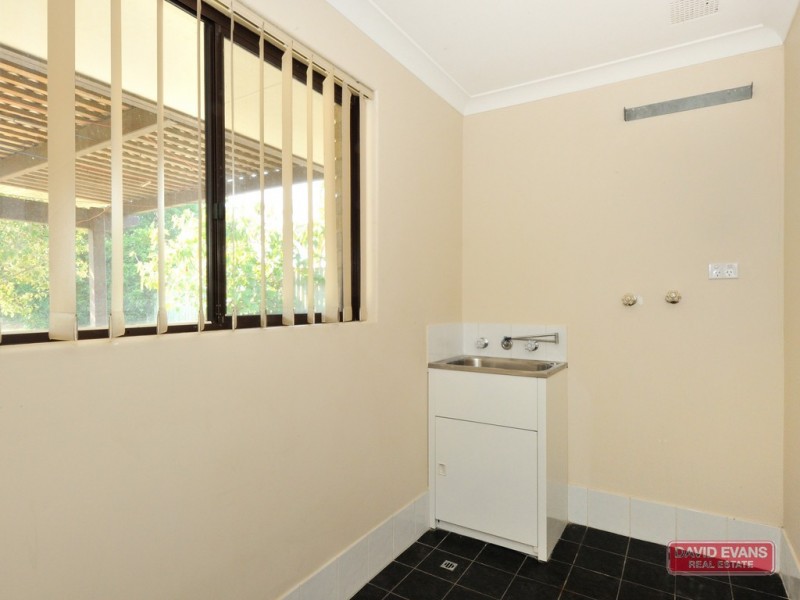 77 Cambridge Crescent, Cooloongup WA 6168