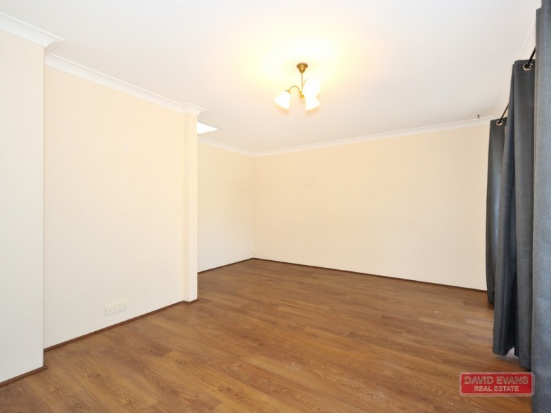 77 Cambridge Crescent, Cooloongup WA 6168