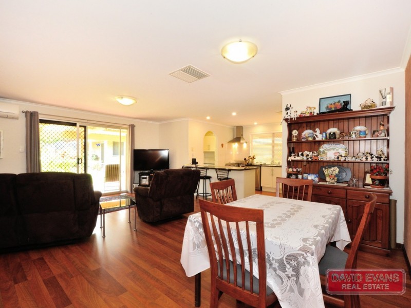 32 Holcombe Road, Warnbro WA 6169