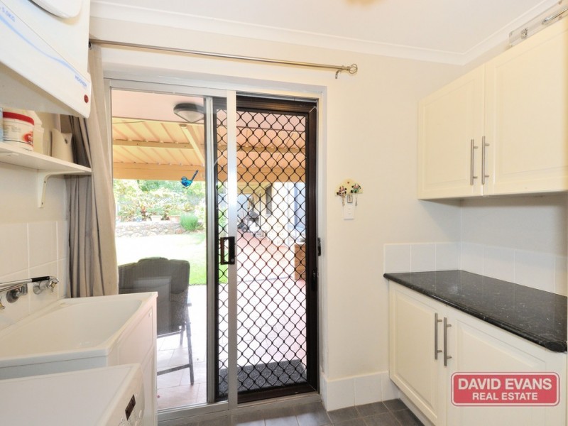 32 Holcombe Road, Warnbro WA 6169