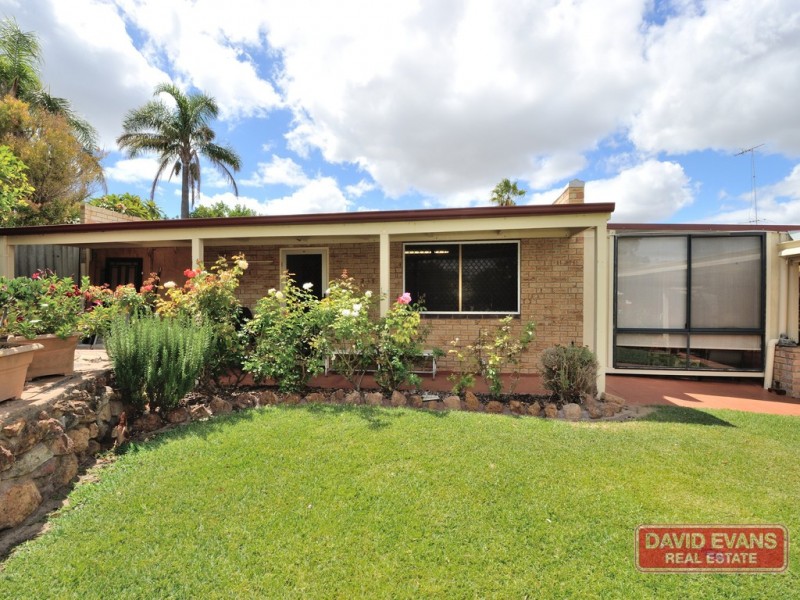 32 Holcombe Road, Warnbro WA 6169