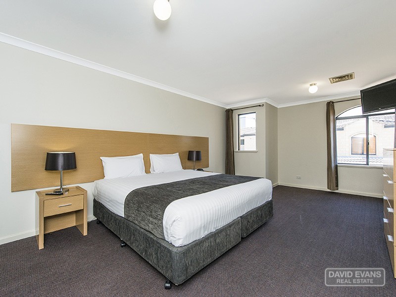 1/12 Kimberley Street, Belmont WA 6104