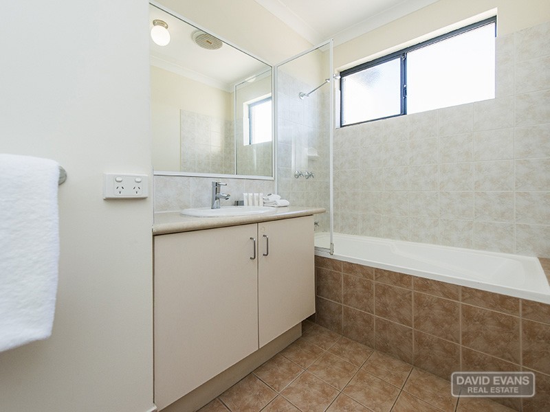 1/12 Kimberley Street, Belmont WA 6104