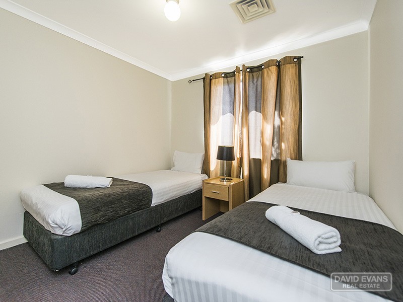 1/12 Kimberley Street, Belmont WA 6104