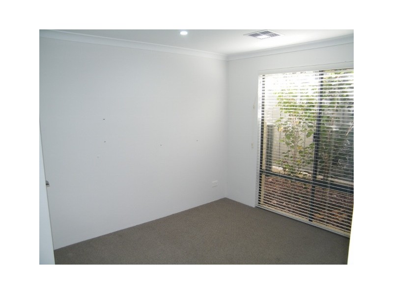36 Kangaroo Avenue, Kwinana Town Centre WA 6167