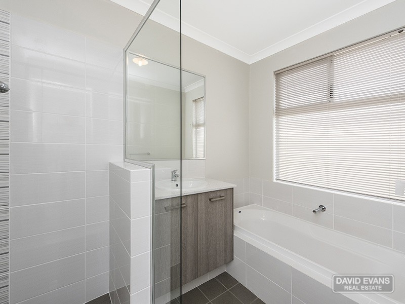 63 Kimberley Drive, Secret Harbour WA 6173