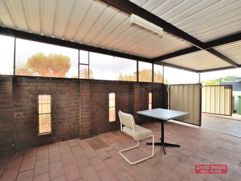 26 Dawson Way, Parmelia WA 6167