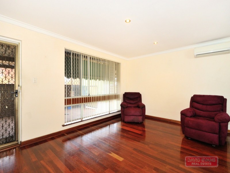 26 Dawson Way, Parmelia WA 6167