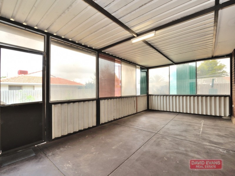 26 Dawson Way, Parmelia WA 6167