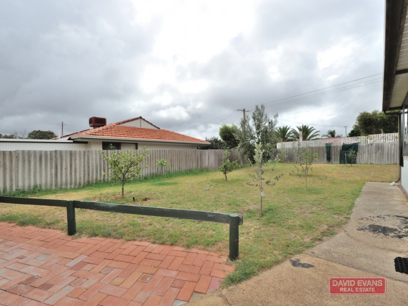 26 Dawson Way, Parmelia WA 6167