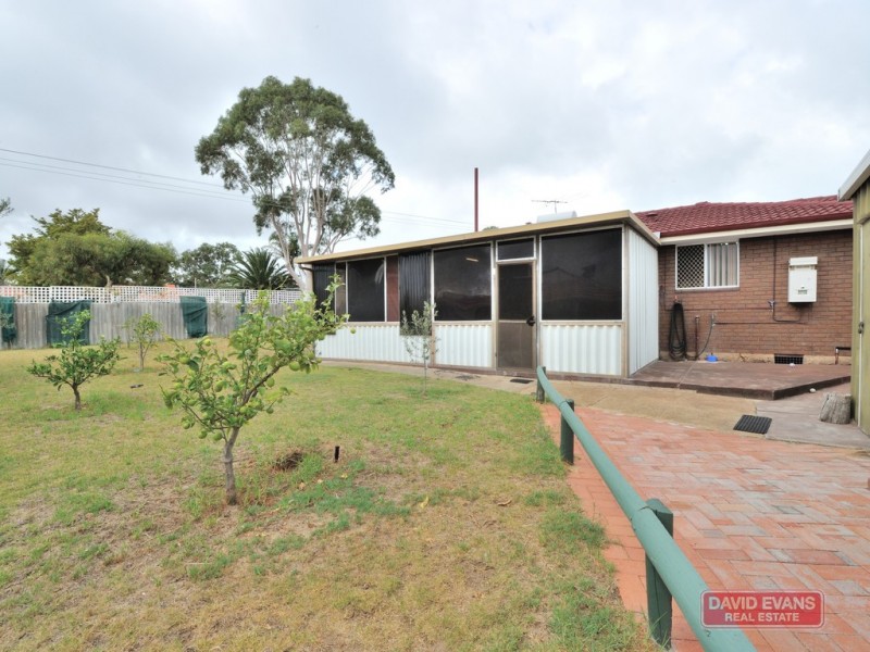 26 Dawson Way, Parmelia WA 6167