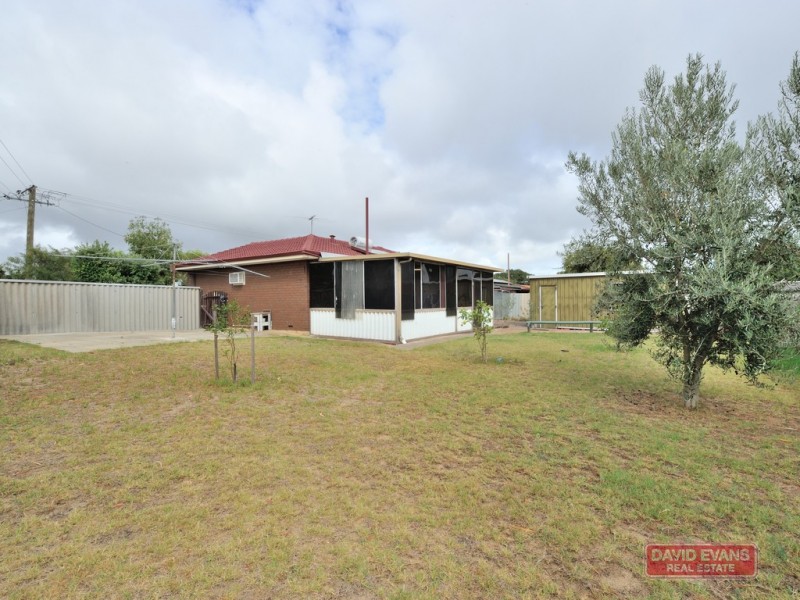 26 Dawson Way, Parmelia WA 6167