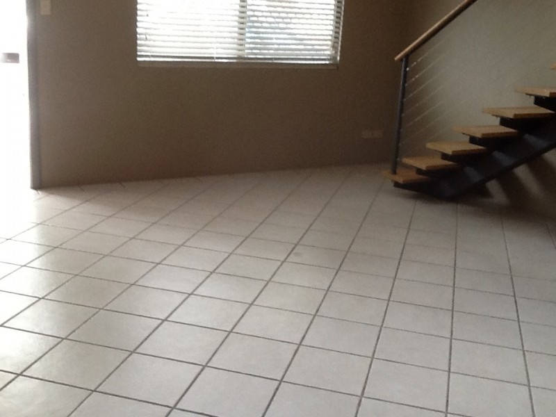 4/8 Day Road, Rockingham WA 6168