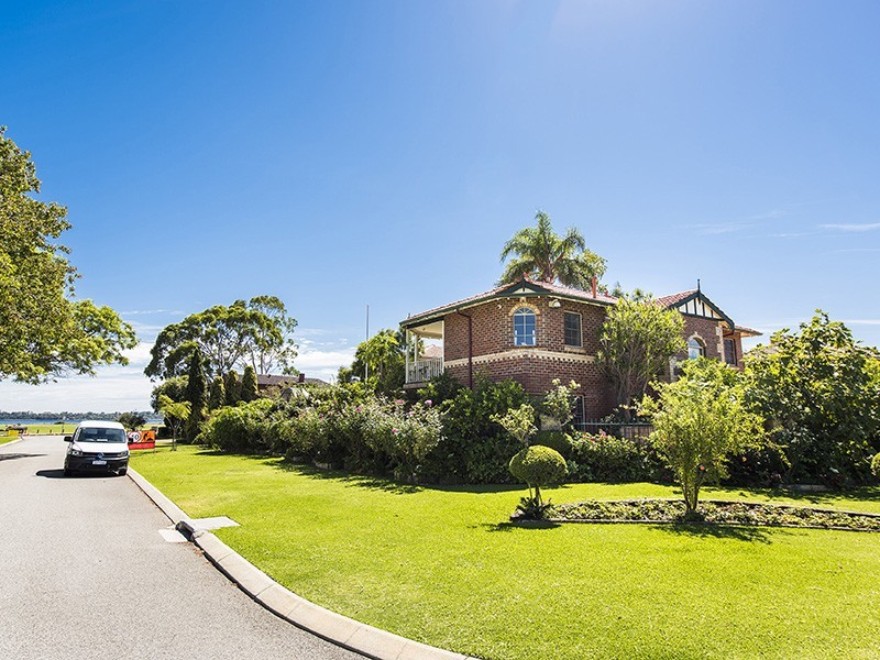 34 Lillian Avenue, Applecross WA 6153