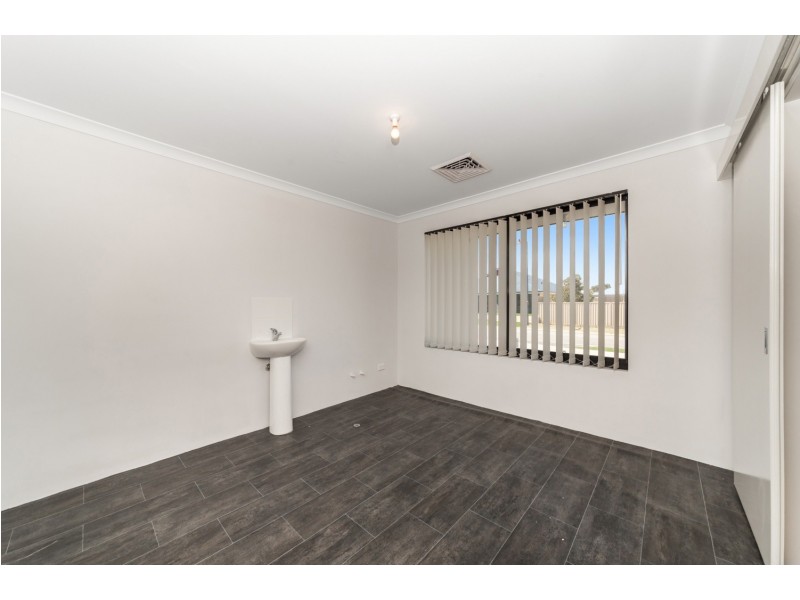 35 Jims Crescent, Secret Harbour WA 6173