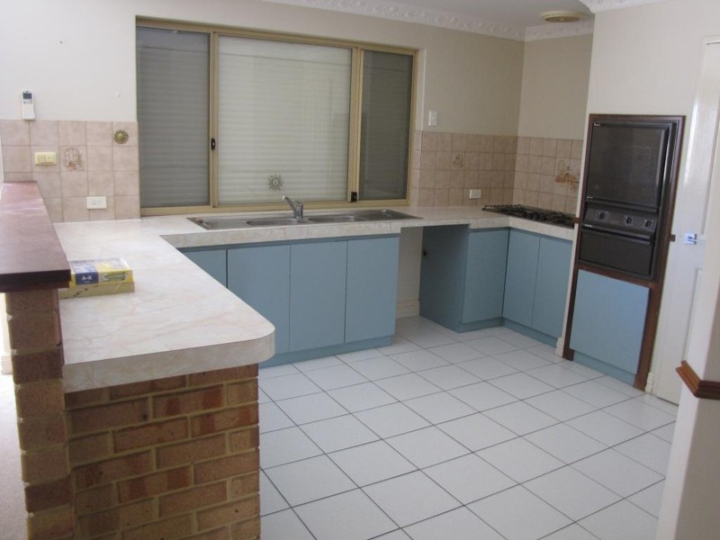 21 Colville Street, Waikiki WA 6169