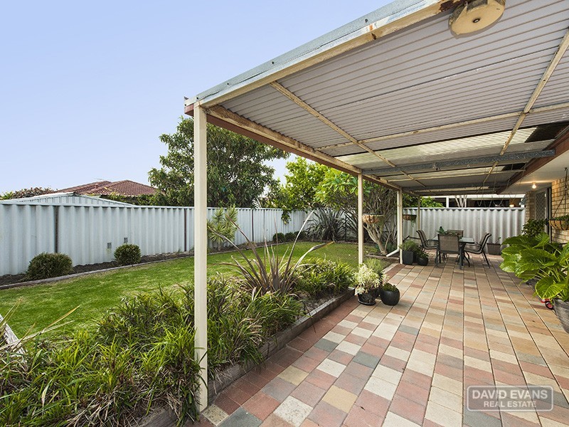 13 Mauritius Court, Waikiki WA 6169