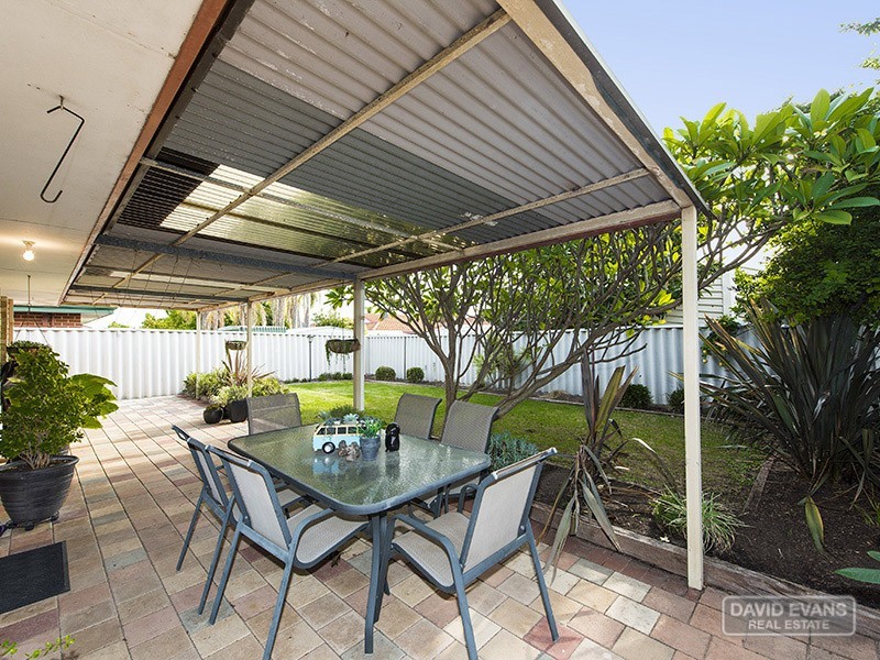 13 Mauritius Court, Waikiki WA 6169