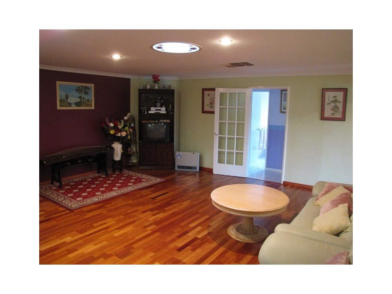 8 Boyle Avenue, Rockingham WA 6168