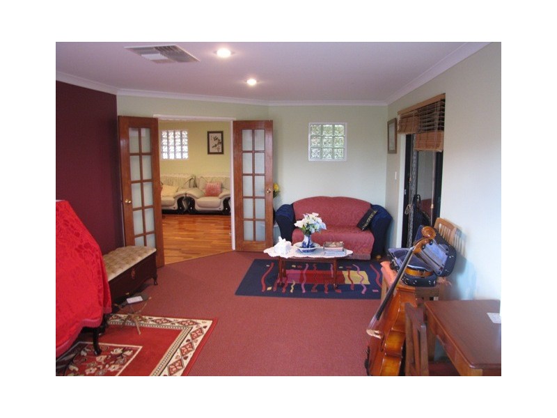 8 Boyle Avenue, Rockingham WA 6168