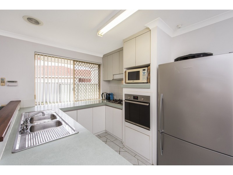 11 Cavalaire Mews, Port Kennedy WA 6172
