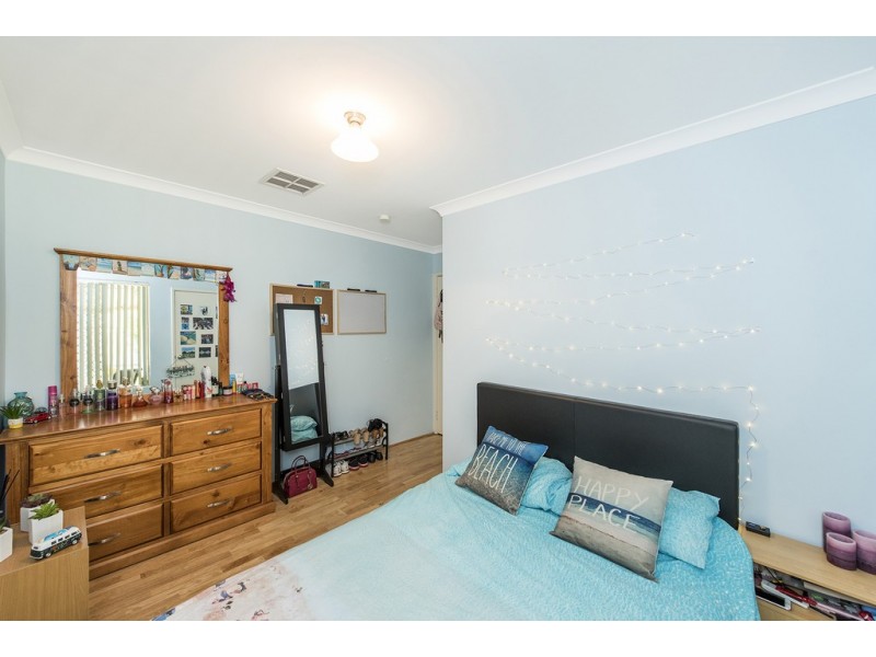 11 Cavalaire Mews, Port Kennedy WA 6172