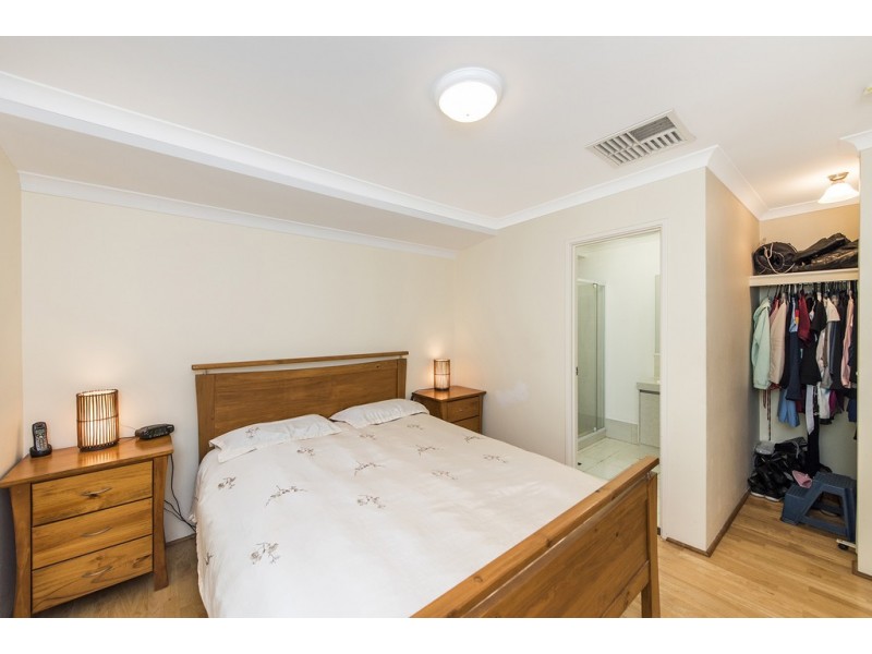 11 Cavalaire Mews, Port Kennedy WA 6172