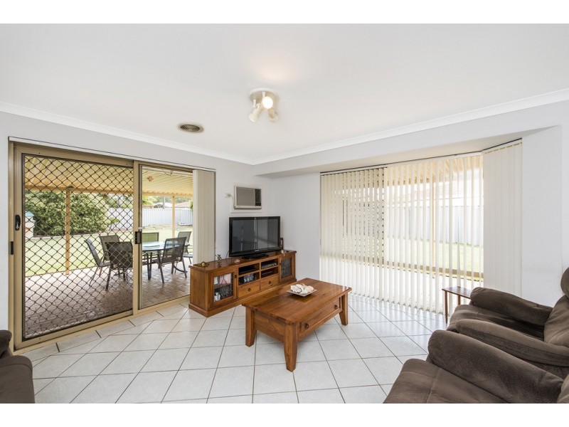 11 Cavalaire Mews, Port Kennedy WA 6172