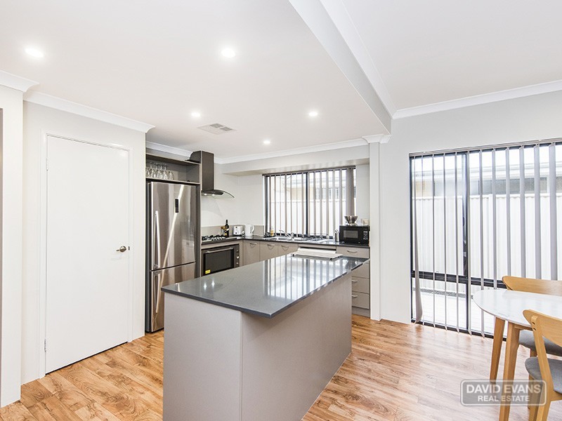 4 Whipbird Road, Alkimos WA 6038