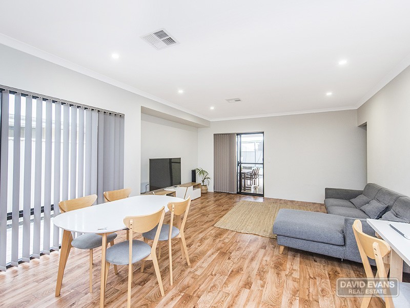 4 Whipbird Road, Alkimos WA 6038