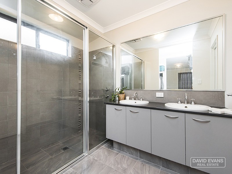 4 Whipbird Road, Alkimos WA 6038