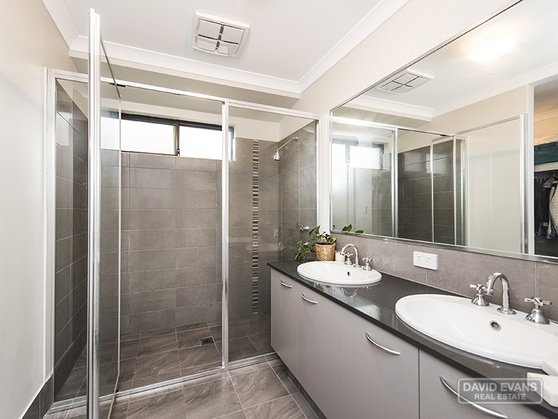 4 Whipbird Road, Alkimos WA 6038