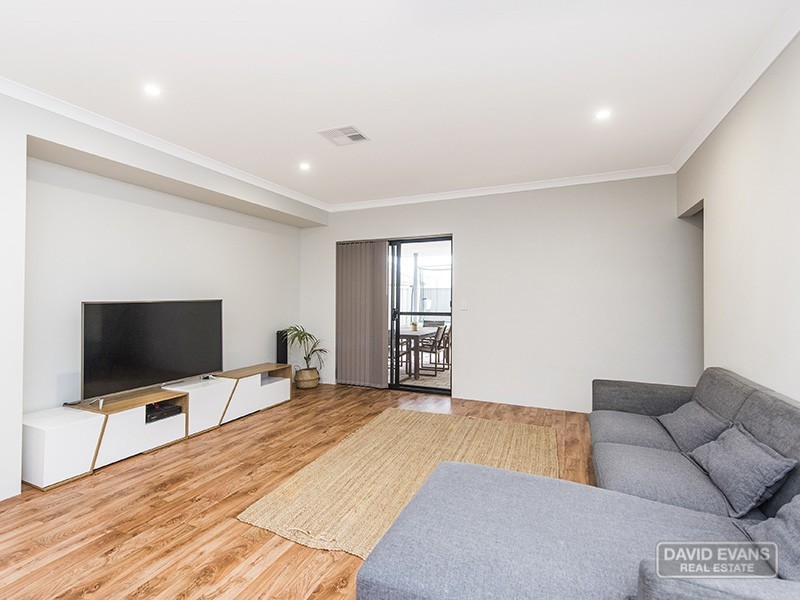 4 Whipbird Road, Alkimos WA 6038