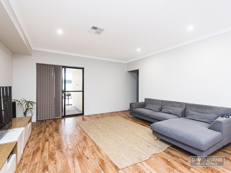 4 Whipbird Road, Alkimos WA 6038