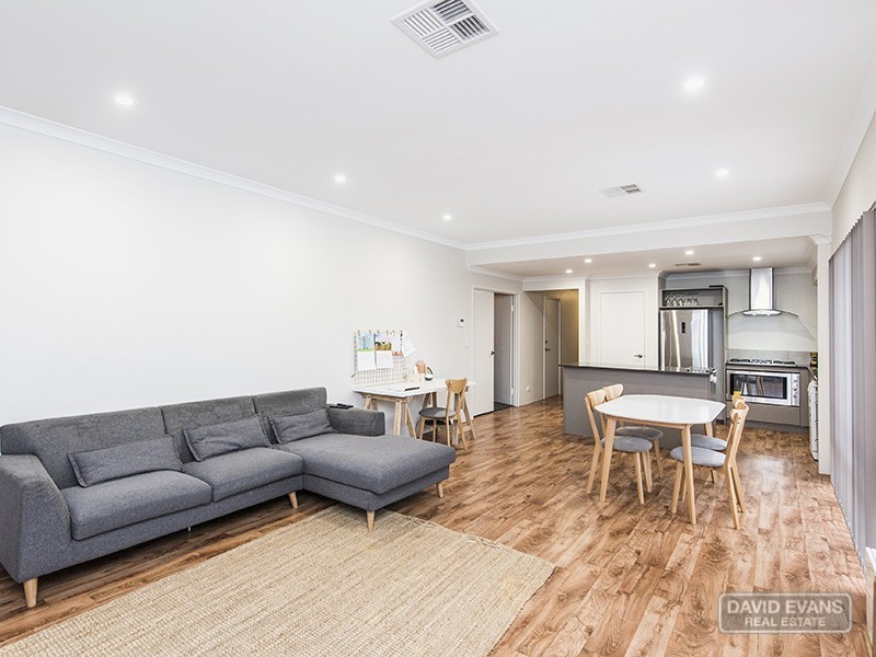 4 Whipbird Road, Alkimos WA 6038