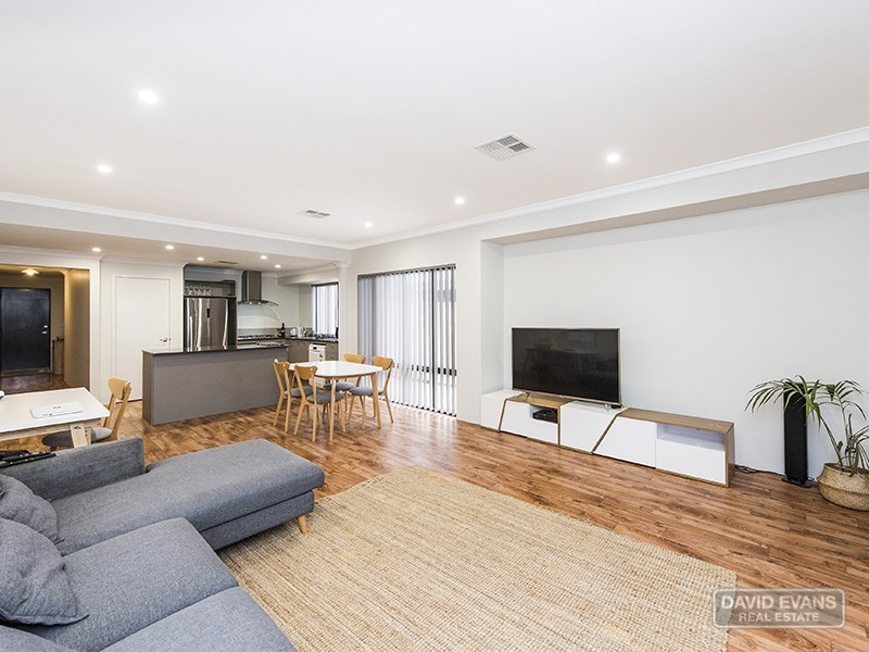 4 Whipbird Road, Alkimos WA 6038