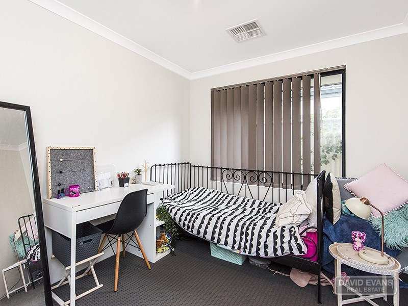 4 Whipbird Road, Alkimos WA 6038