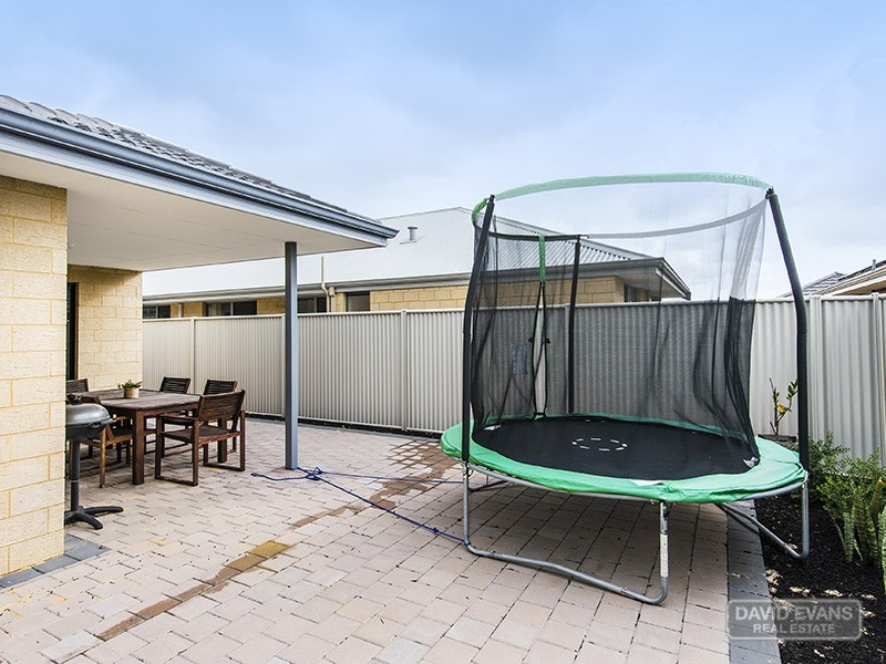 4 Whipbird Road, Alkimos WA 6038